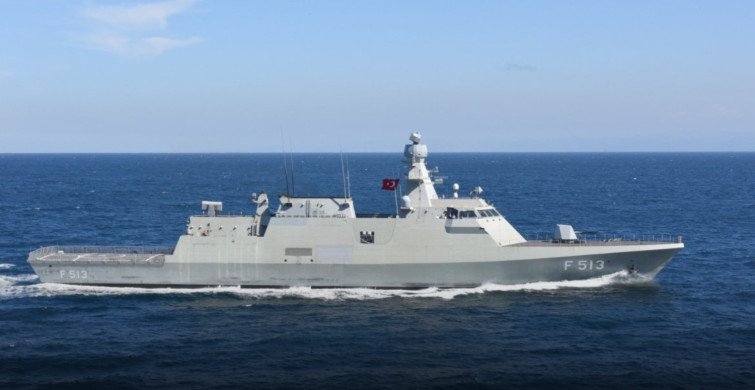 Milli savaş gemisi TCG Burgazada, Fas'ın Tanca Limanı'na demirledi