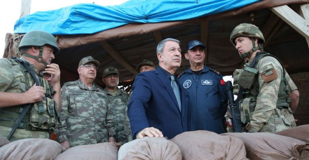 Milli Savunma Bakanı Akar, Sevindirici Haberi Sınırdan Verdi