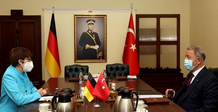 Milli Savunma Bakanı Hulusi Akar Alman Mevkidaşıyla Görüştü