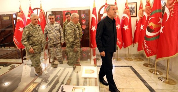 Milli Savunma Bakanı Hulusi Akar: Komşularımızın Akıllarını Başlarına Almaları Lazım