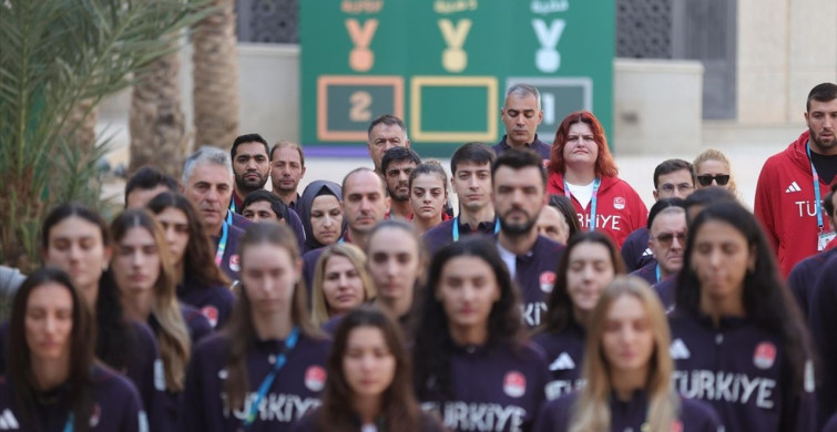 Milli Sporcular Atatürk'ü Andı