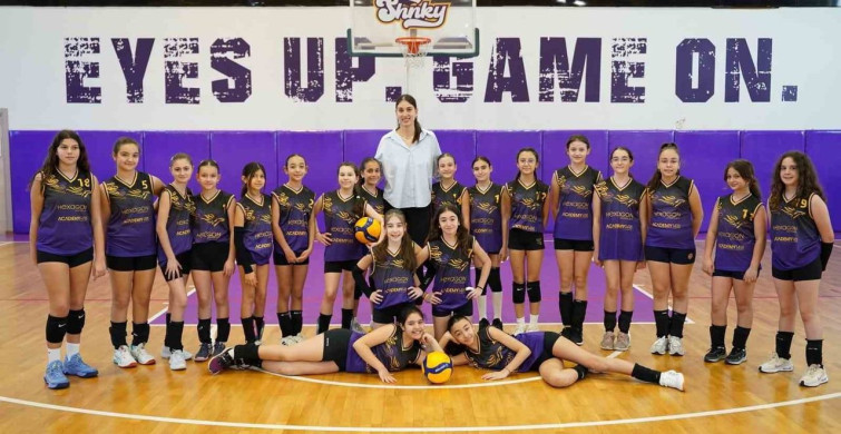 Milli Voleybolcu Kübra Akman'dan Öğrencilere İlham Dolu Buluşma