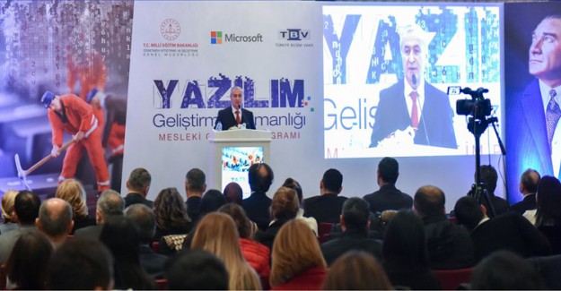 Milli Eğitim Bakan Yardımcısı Mustafa Safran "Yazılım Geliştirme Uzmanlığı Mesleki Gelişim Programına" Katıldı