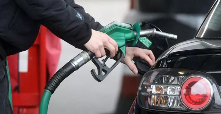 Milyonlarca kişinin beklediği haber geldi: Benzine indirim yapıldı! İşte güncel akaryakıt fiyatları