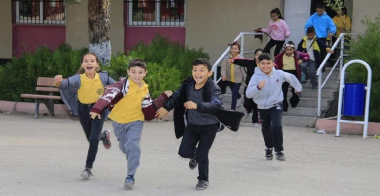 Milyonlarca öğrenciye müjdeli haber: Ara tatil Ramazan Bayramı ile birleşiyor