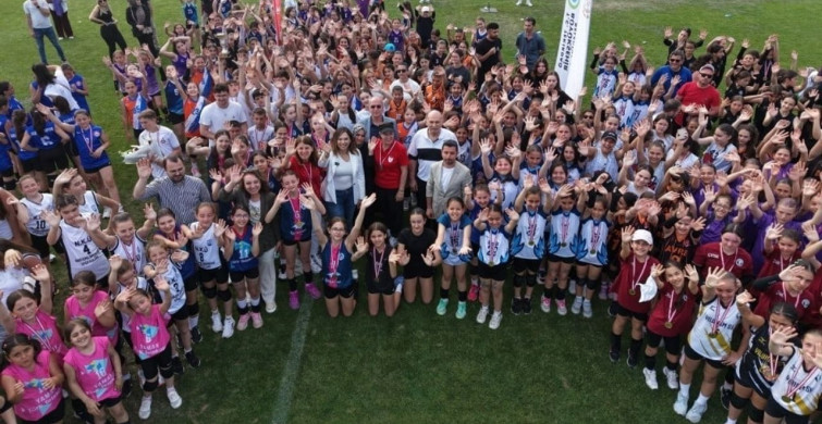 Mini Voleybol Şenliği Coşkuyla Gerçekleştirildi
