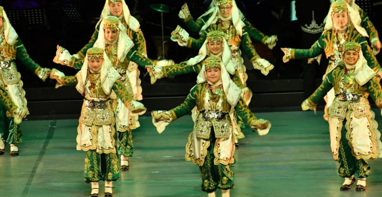 Minik Dansçılar 'Hazine Masal' Gösterisi ile Büyüledi