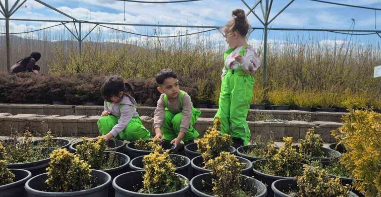 Minik Öğrenciler Elazığ'da Fidanlıkta Doğayla Buluştu