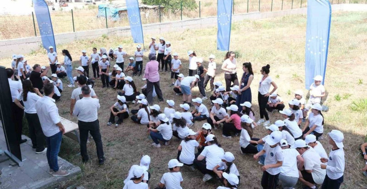 Minik öğrenciler fide dikerek doğa bilinci kazandı