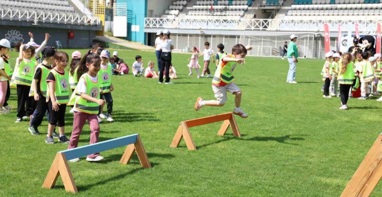 Minik Öğrenciler Spor Şenlikleri'nde Eğlendi