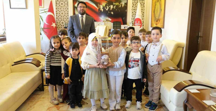 Minik Öğrencilerden Afrika'ya Su Kuyusu Yardımı