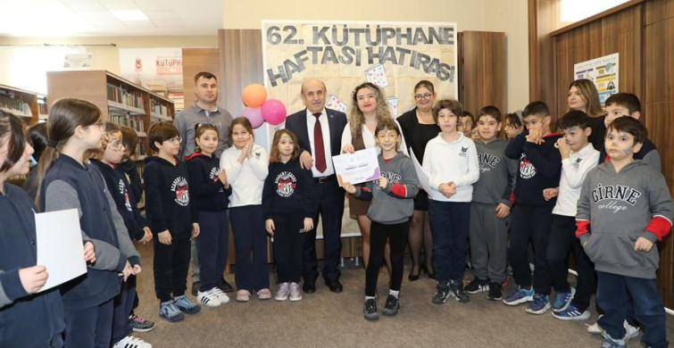 Minik Öğrencilerden Kütüphane Ziyareti ve Kitap Bağışı