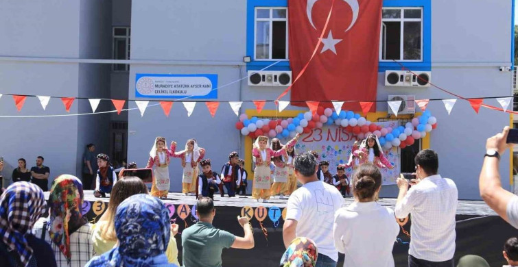Minik Yüreklerden Büyüleyici Gösteri