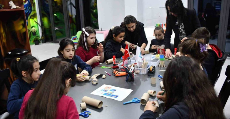 Minikler Bilim ve Çevre Temalı Atölyelerde Eğlenerek Öğrenecek