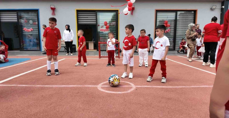 Miniklerden A Milli Takıma Destek: Büyükşehir Belediyesi'nde Coşku