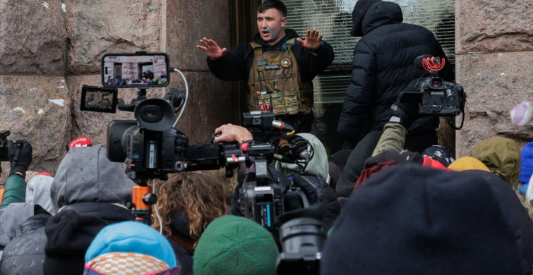 Minneapolis'teki Müslüman Karşıtı Gösteride Kur'an-ı Kerim Yakma Girişimi