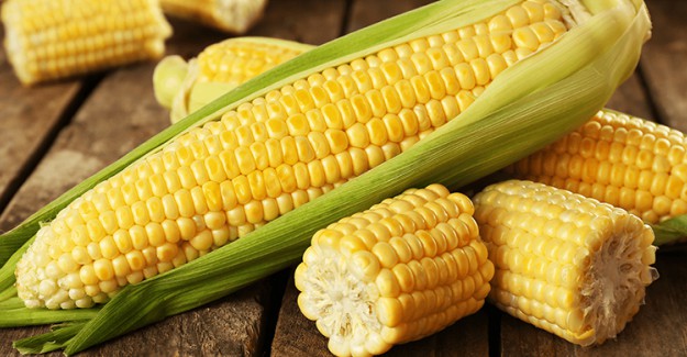 Mısırı Bu Şekilde Yemek Bakın Ne Yapıyor!