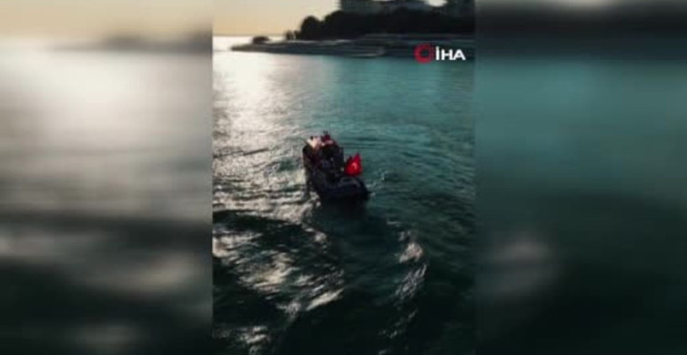 Moda İskelesi’nde tarihi kutlama: Kabotaj Bayramı için 100 noktada aynı anda daldılar