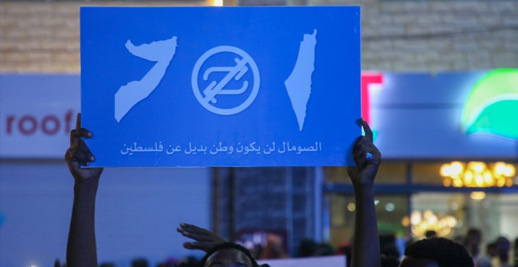 Mogadişu'da İsrail'in Somaliland Kararına Protesto