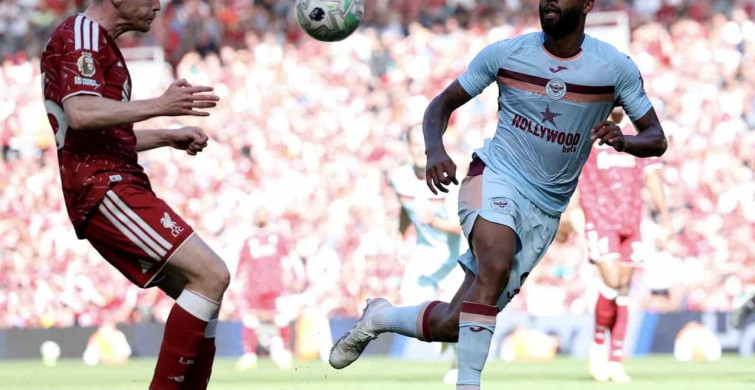 Mohamed Salah ve Andrew Robertson'dan Liverpool'a Duygusal Veda