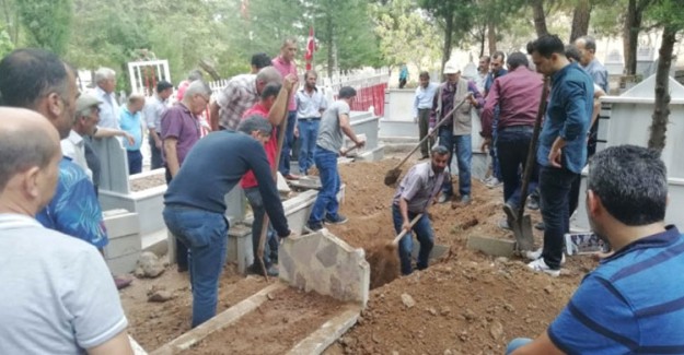 Morgda Cenazeler Karıştı, Mezarı Açınca Gerçeği Fark Ettiler