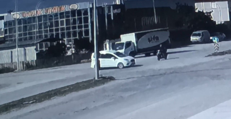 Motosiklet-Hafif Ticari Araç Çarpışması Manavgat'ta: 1 Yaralı