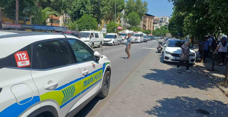 Motosiklet ile kamyonet çarpıştı: 2 yaralı
