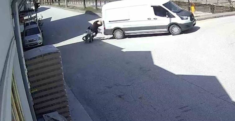 Motosiklet Kazası: Panelvana Çarpan Sürücü Yaralandı