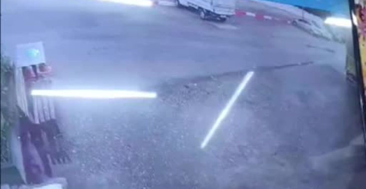 Motosiklet sürücüsünün ölümden döndüğü kaza anı kamerada