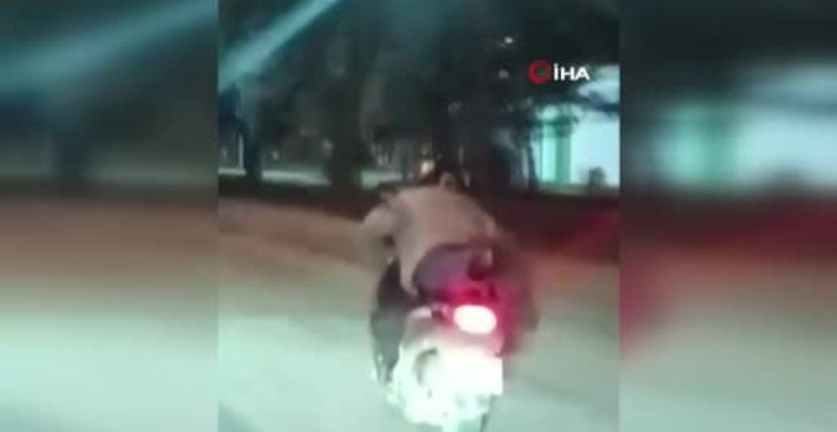 Motosiklet Üzerinde Seyahat Eden Sürücü Şaşkınlık Yarattı