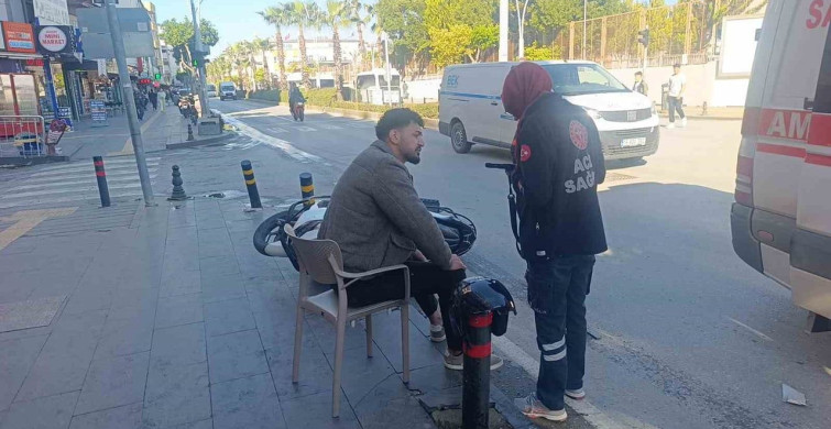 Motosiklet ve Otomobil Çarpıştı: 1 Yaralı