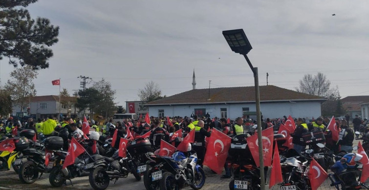 Motosikletliler Şehit Ailesini Ziyaret Etti