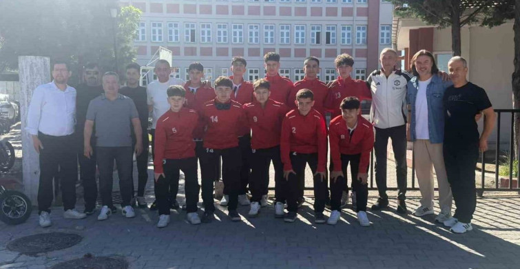 Moymul ortaokulu futsal takımı Türkiye’nin en iyi 8 takımı arasında