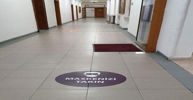 MSB karargahlarına Kovid-19 ile İlgili Uyarı Etiketleri Yerleştirildi