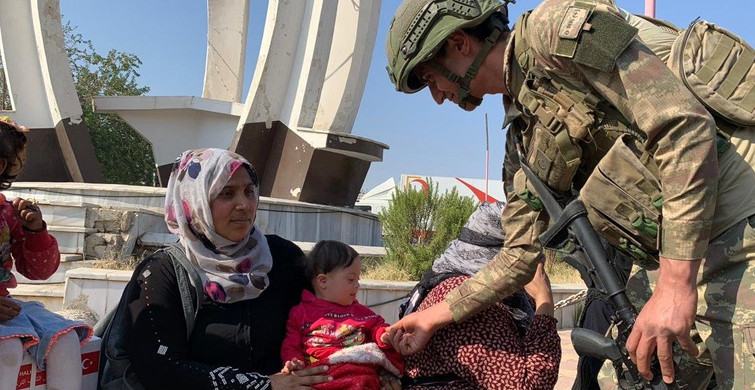 MSB'den PKK/YPG'nin Zulmünden Kaçan Suriyelilere Gıda Yardımı!