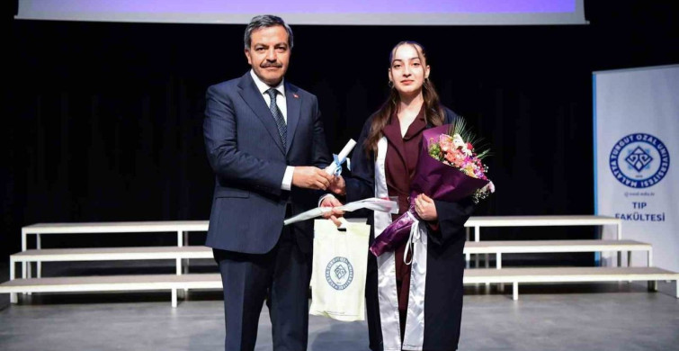 MTÜ Tıp Fakültesi mezuniyet töreni düzenlendi