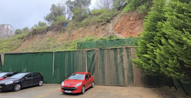 Mudanya'da Yağmur Sonrası Yol Çöktü