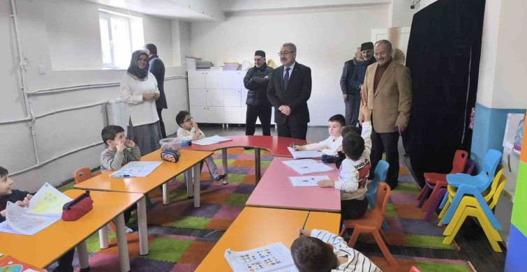 Müftü Çapçı Minik Yüreklerle Buluştu