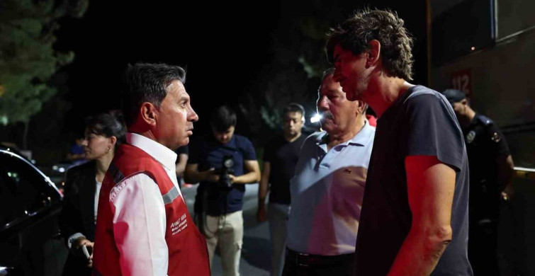 Muğla Büyükşehir ekipleri Milas’taki orman yangınına müdahale ediyor