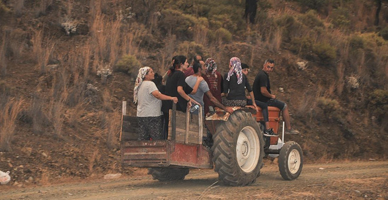 Muğla Köyceğiz'de Yangın Sebebiyle Bir Mahalle Daha Tahliye Edildi
