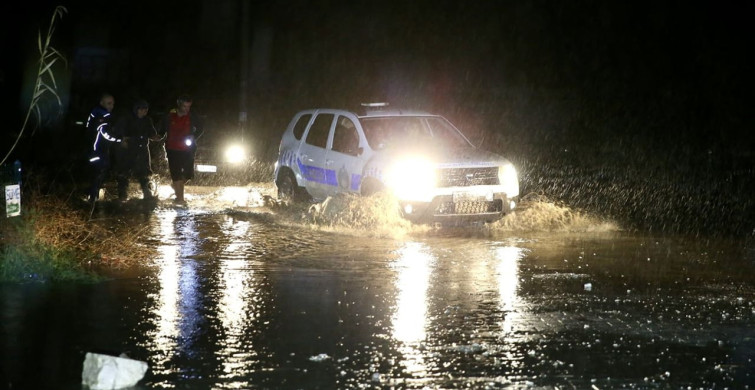 Muğla Seydikemer'de Su Baskını: Evlere Tahliye Uygulandı