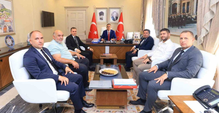 Muğla valisi akbıyık, kızılay’ın muğla’daki faaliyetleri hakkında bilgi aldı