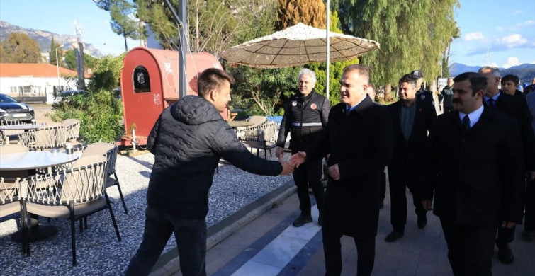 Muğla Valisi Akbıyık, Yağışlardan Etkilen Esnafı Ziyaret Etti