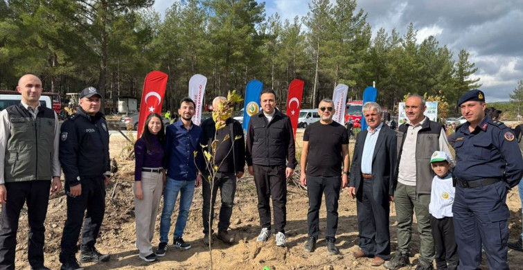 Muğla'da 11 Çiftten Anlamlı Fidan Dikimi