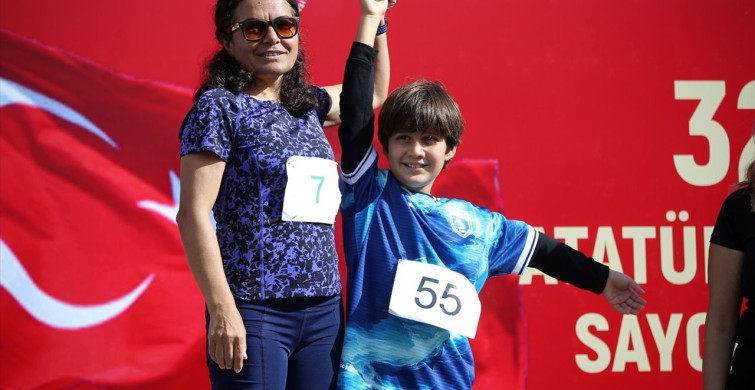 Muğla'da Atatürk'e Saygı Gençlik 32. Yol Koşusu Gerçekleşti