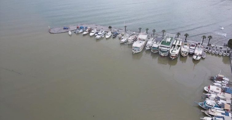 Muğla'da Fırtına ve Sağanak Yağış Hayatı Olumsuz Etkiliyor