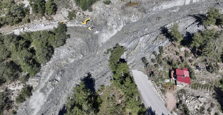 Muğla'da Heyelan Nedeniyle Ulaşım Kesildi