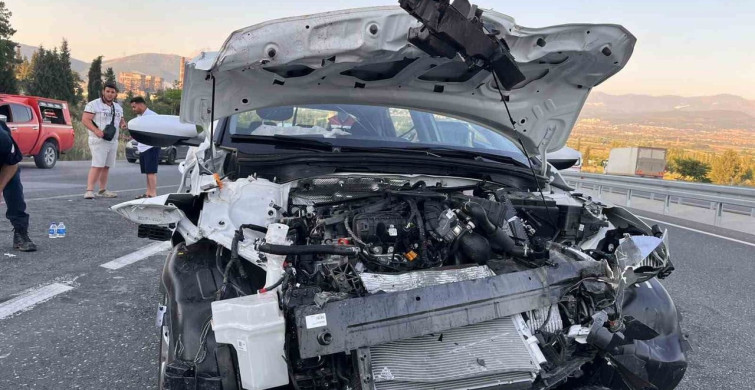 Muğla’da otomobilin tıra çarpması sonucu Rus kadın hayatını kaybetti
