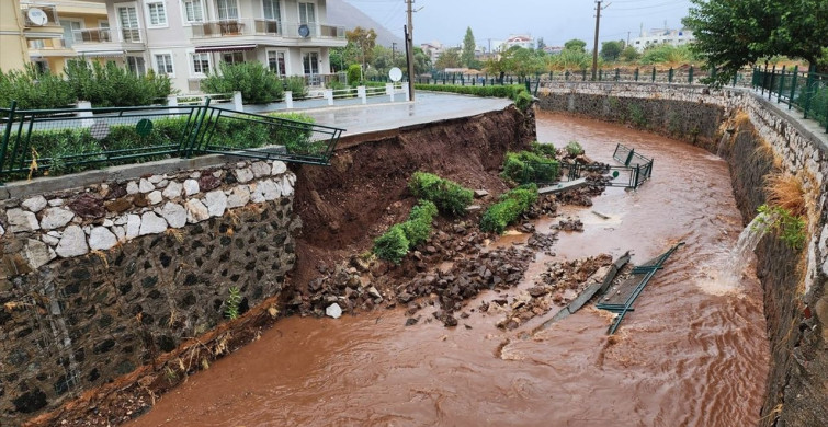 Muğla'da Sağanak ve Fırtına Hayatı Etkiliyor