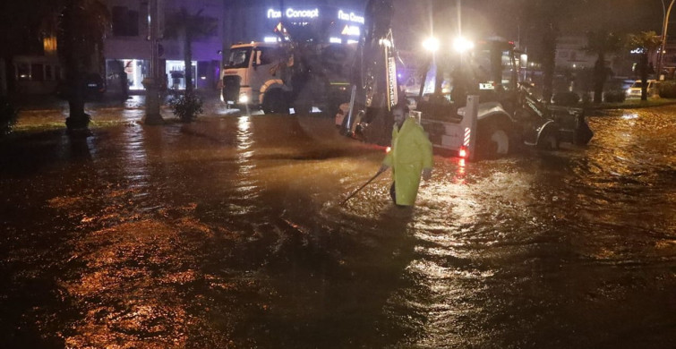 Muğla'da Sağanak Yağış Etkisini Gösterdi